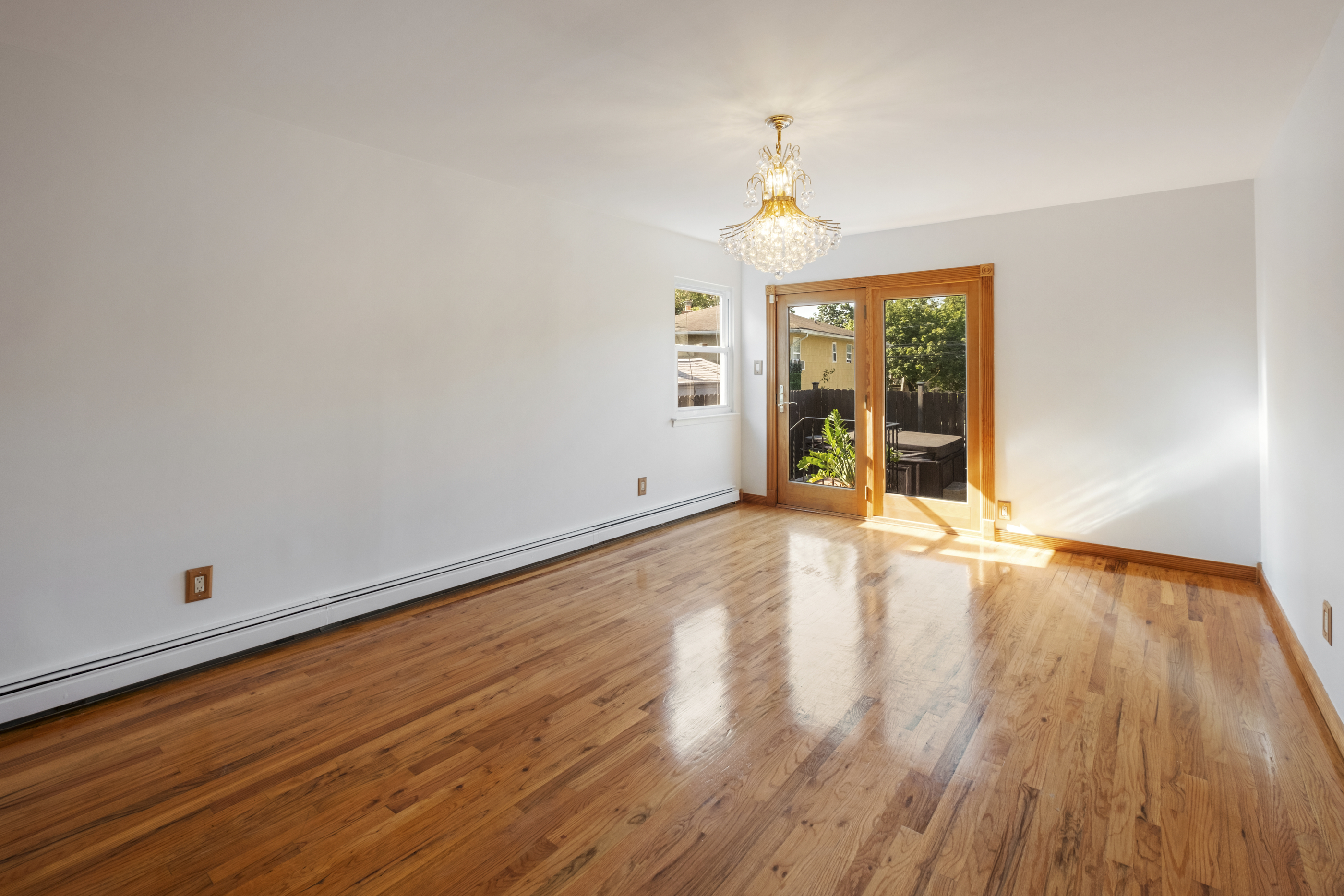 Floral Park, New York, 11001, United States, 5 Bedrooms Bedrooms, ,4 BathroomsBathrooms,Residential,For Sale,1980270