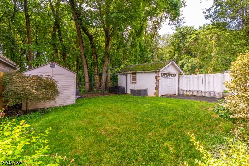 Union, New Jersey, 07083, United States, 3 Bedrooms Bedrooms, ,3 BathroomsBathrooms,Residential,For Sale,1885443