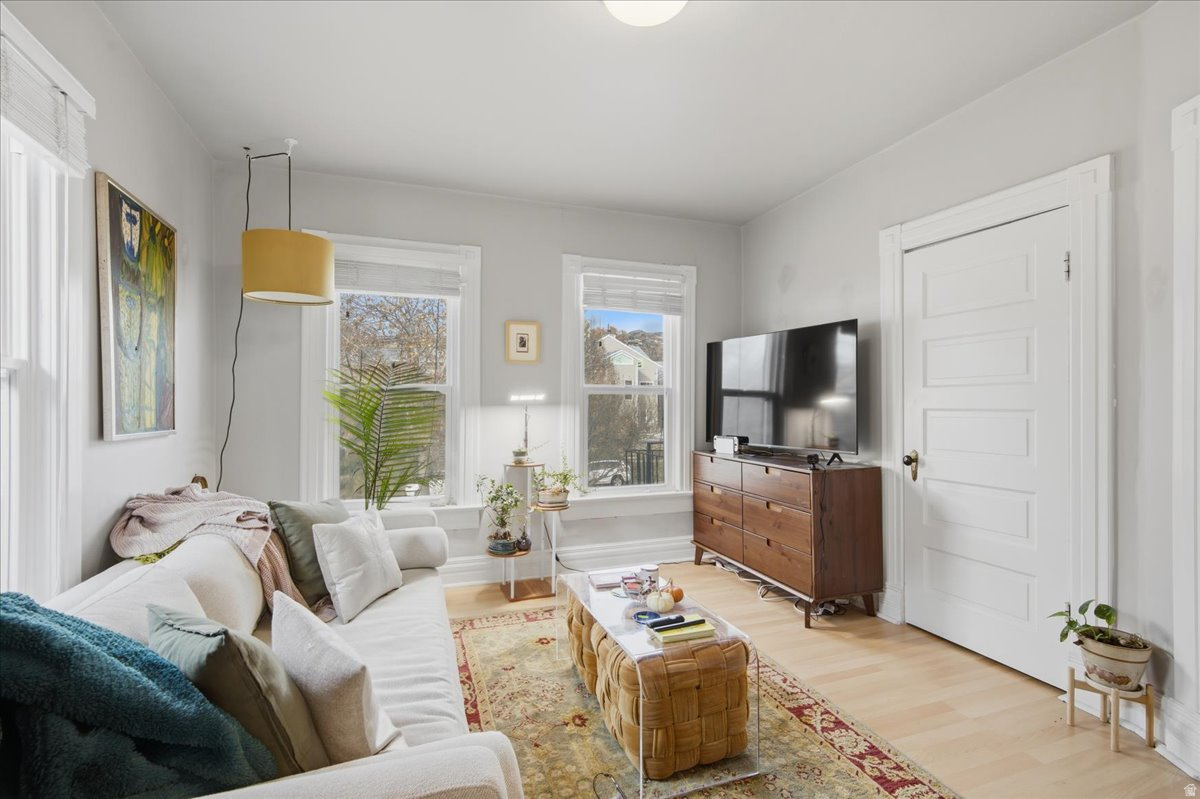 Salt Lake City, Utah, 84103, United States, 5 Bedrooms Bedrooms, ,Residential,For Sale,2003119