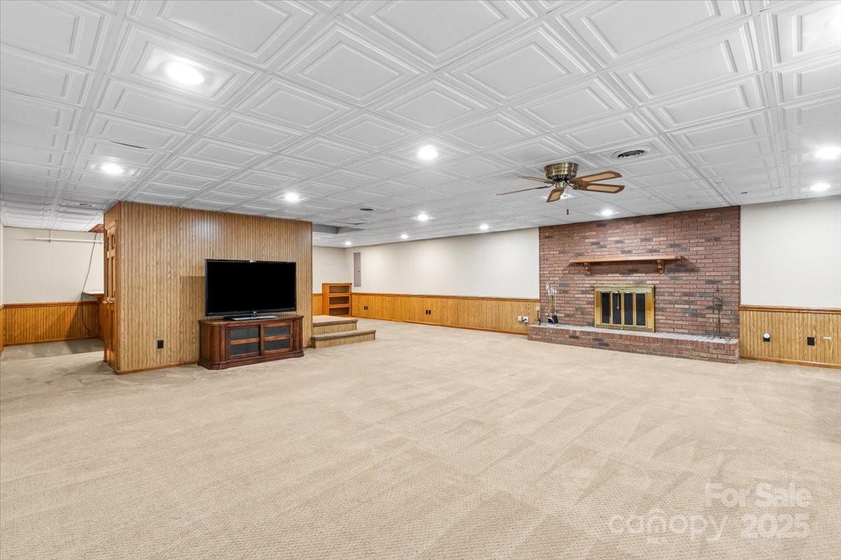 Kannapolis, North Carolina, 28081, United States, 3 Bedrooms Bedrooms, ,4 BathroomsBathrooms,Residential,For Sale,1989536