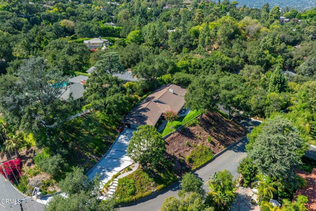 La Canada Flintridge, California, 91011, United States, 3 Bedrooms Bedrooms, ,3 BathroomsBathrooms,Residential,For Sale,1941612