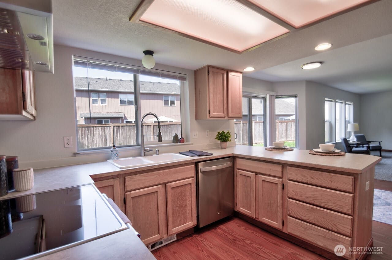 Lacey, Washington, 98513, United States, 4 Bedrooms Bedrooms, ,3 BathroomsBathrooms,Residential,For Sale,1932145