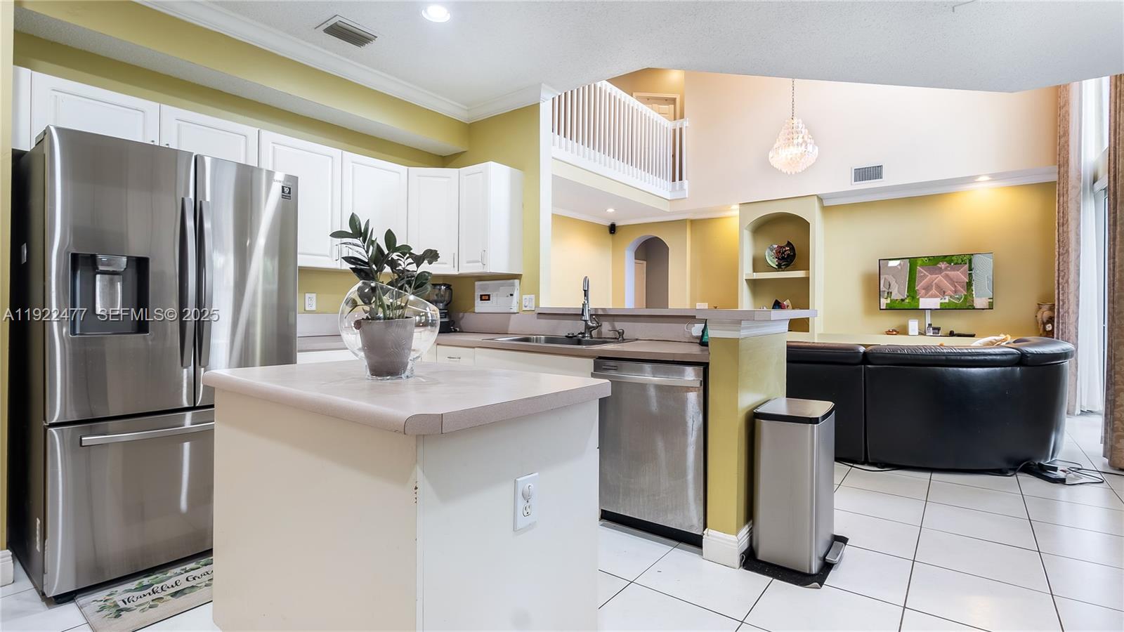 Pembroke Pines, Florida, 33028, United States, 5 Bedrooms Bedrooms, ,4 BathroomsBathrooms,Residential,For Sale,2002117