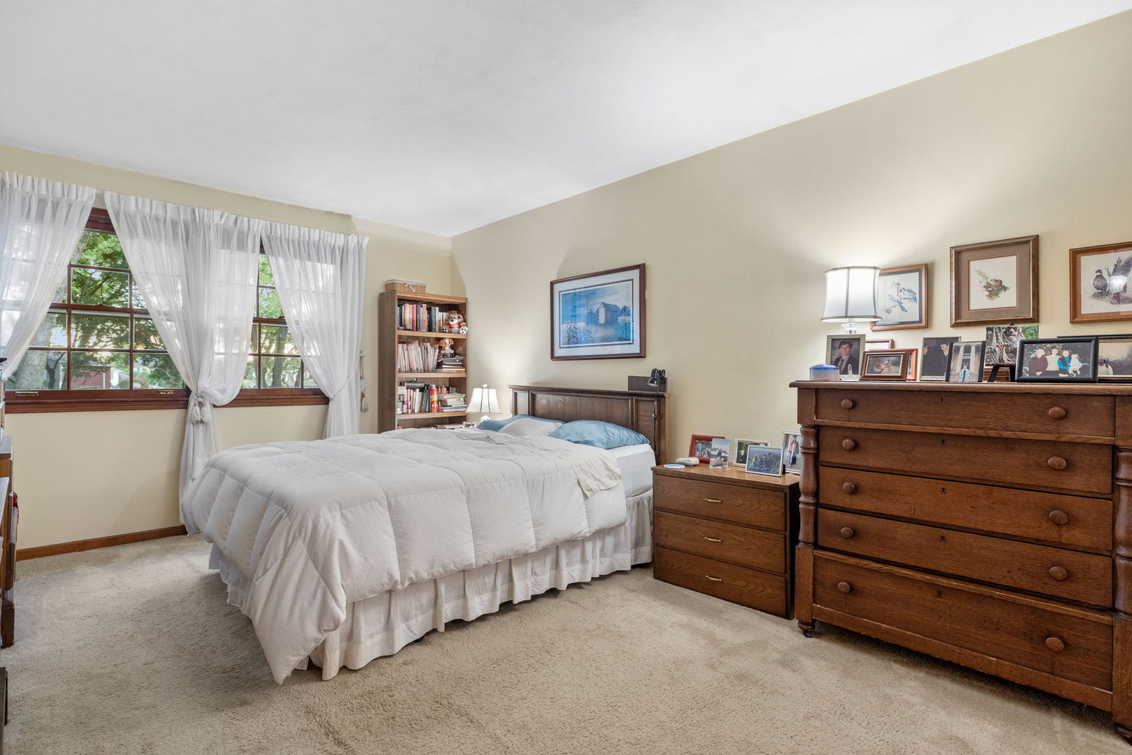Wheaton, Illinois, 60189, United States, 5 Bedrooms Bedrooms, ,3 BathroomsBathrooms,Residential,For Sale,1941068