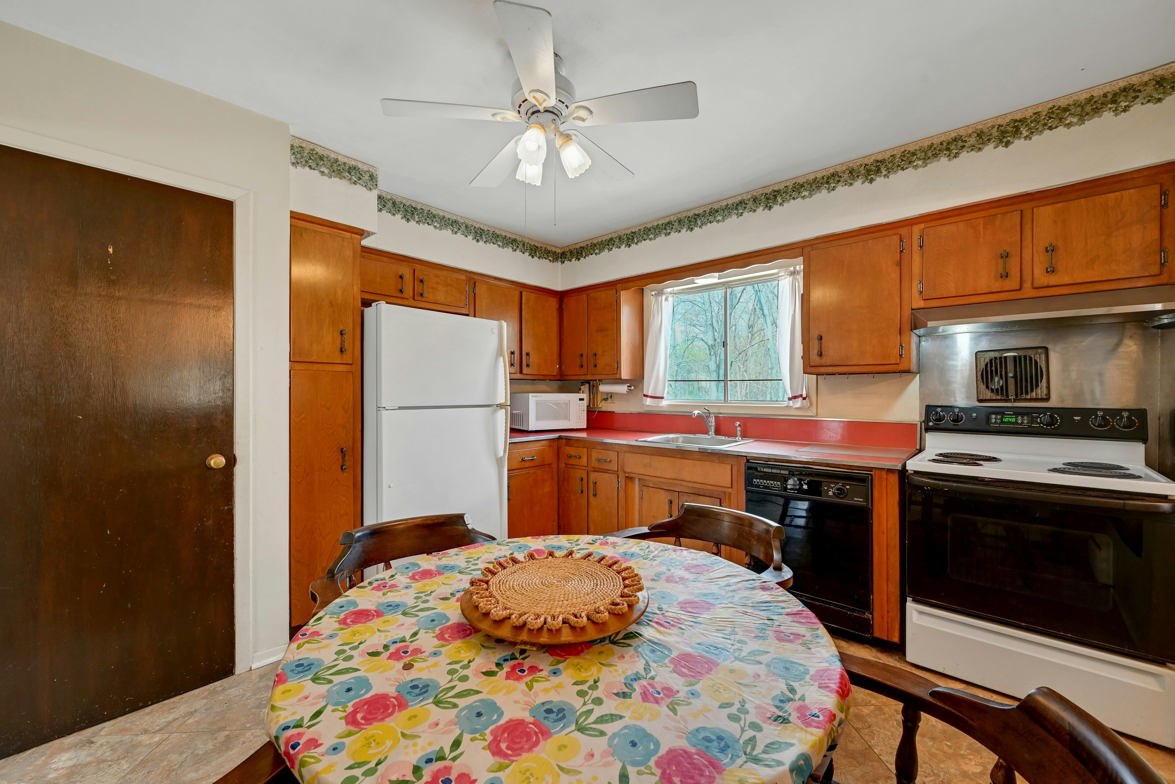  664 Woodside Avenue, River Vale, NJ 07675 - 物件實景