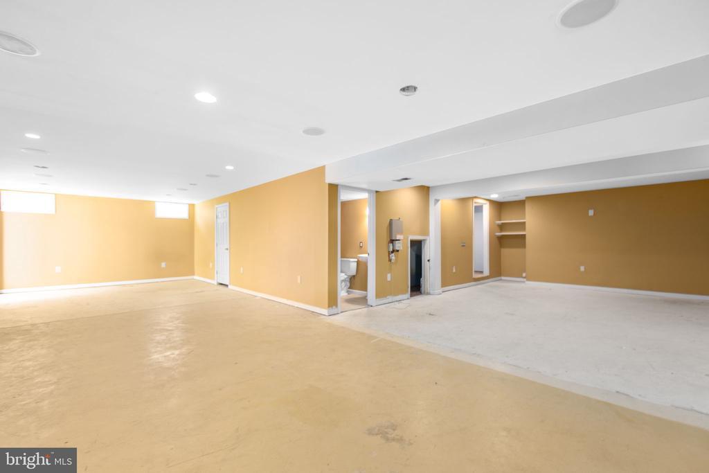 Fredericksburg, Virginia, 22407, United States, 4 Bedrooms Bedrooms, ,4 BathroomsBathrooms,Residential,For Sale,1883172