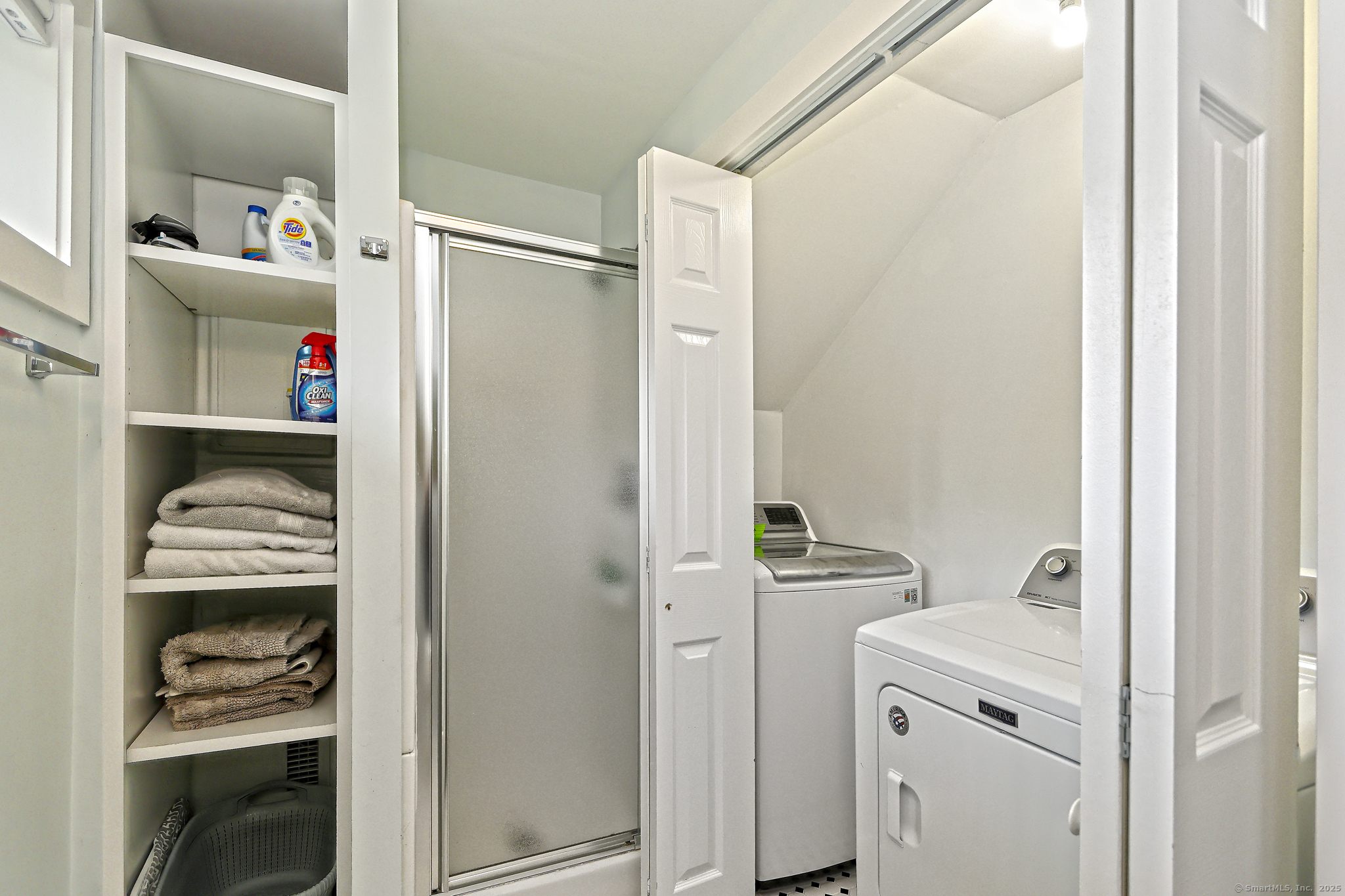 Old Saybrook, Connecticut, 06475, United States, 3 Bedrooms Bedrooms, ,2 BathroomsBathrooms,Residential,For Sale,1882738