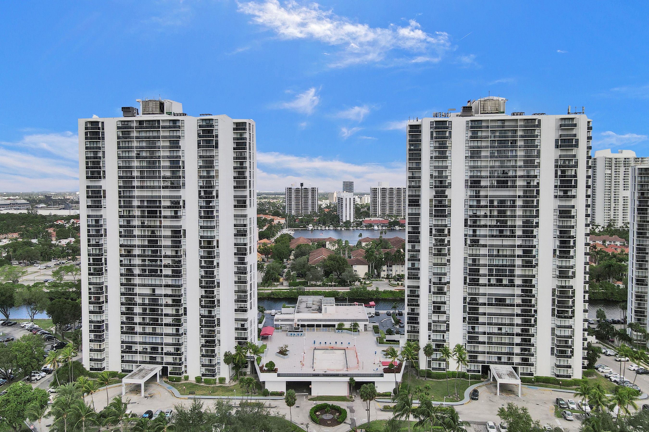  3625 N Country Club Dr, Aventura, FL, 33180 - 物件實景