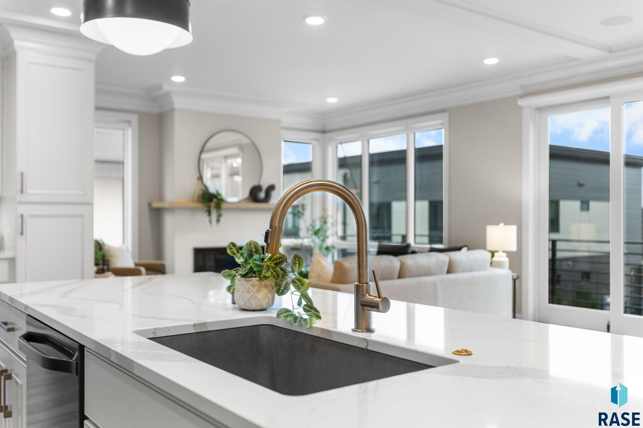 Sioux Falls, South Dakota, 57106, United States, 3 Bedrooms Bedrooms, ,2 BathroomsBathrooms,Residential,For Sale,1986319