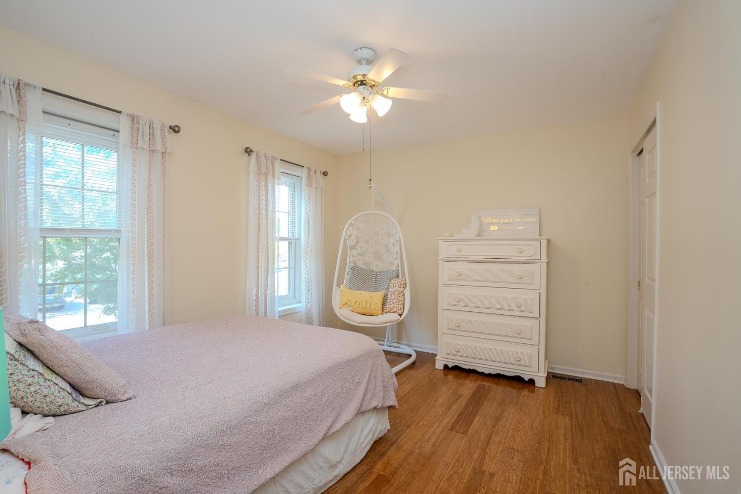 South Brunswick, New Jersey, 08824, United States, 3 Bedrooms Bedrooms, ,3 BathroomsBathrooms,Residential,For Sale,1980206