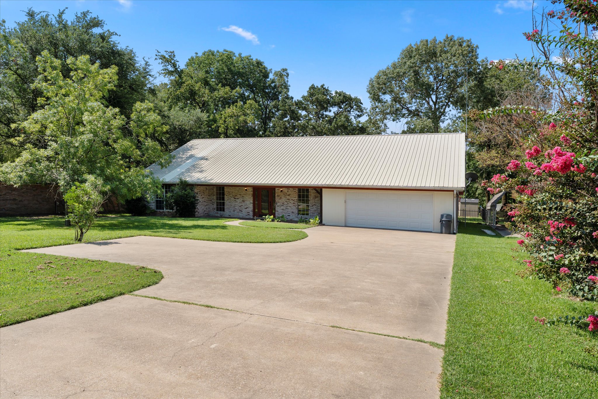 Yantis, Texas, 75497, United States, 3 Bedrooms Bedrooms, ,2 BathroomsBathrooms,Residential,For Sale,1921706