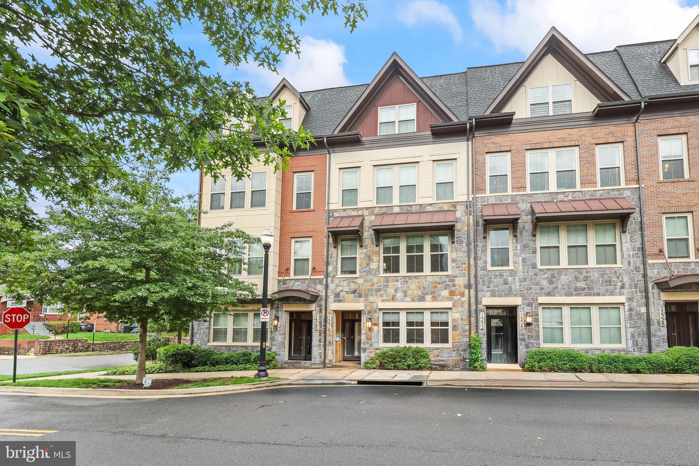 Arlington, Virginia, 22204, United States, 3 Bedrooms Bedrooms, ,4 BathroomsBathrooms,Residential,For Sale,1827823