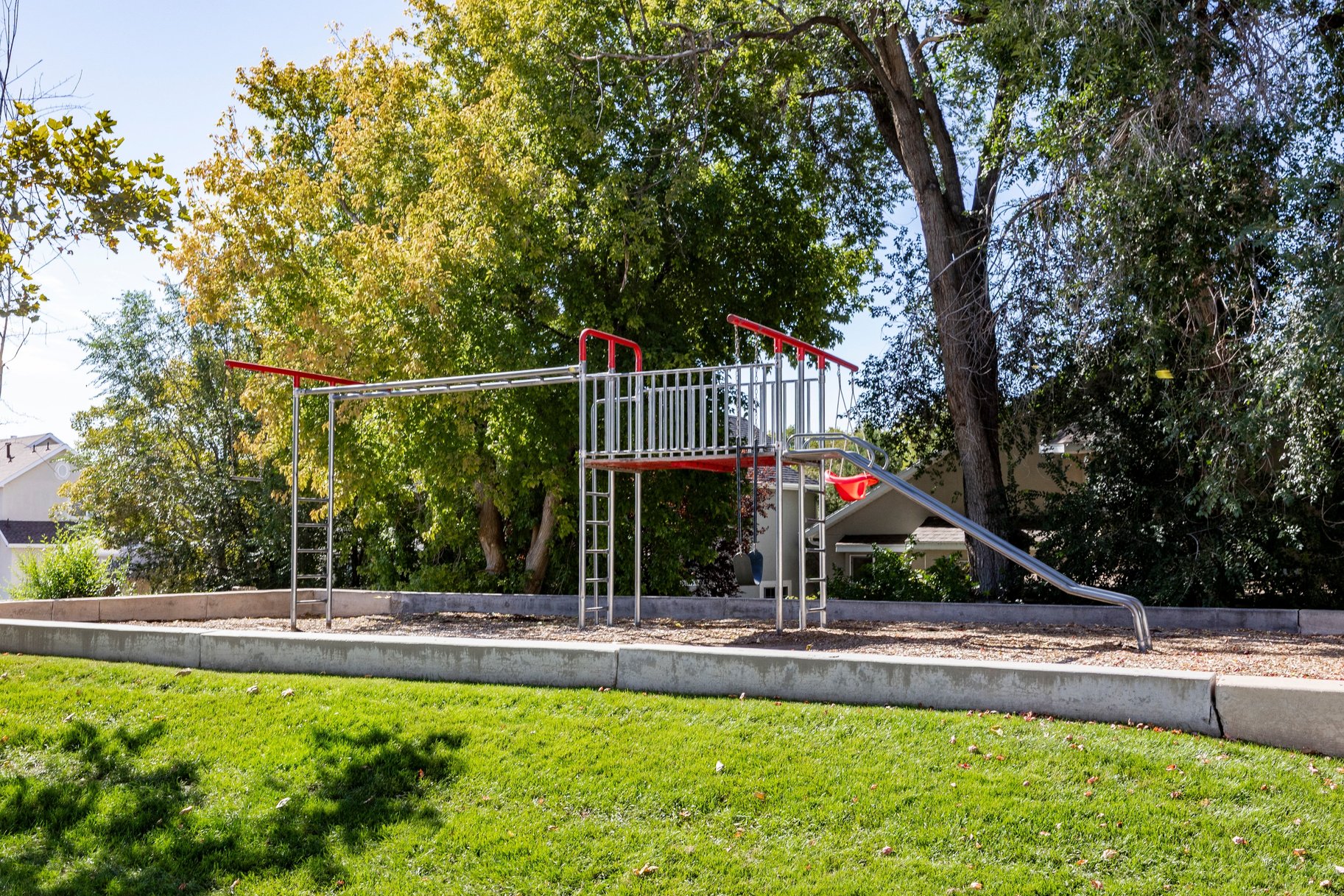  Private Millcreek Townhome with Fenced Backyard & Vaulted Ceilings - 物件實景