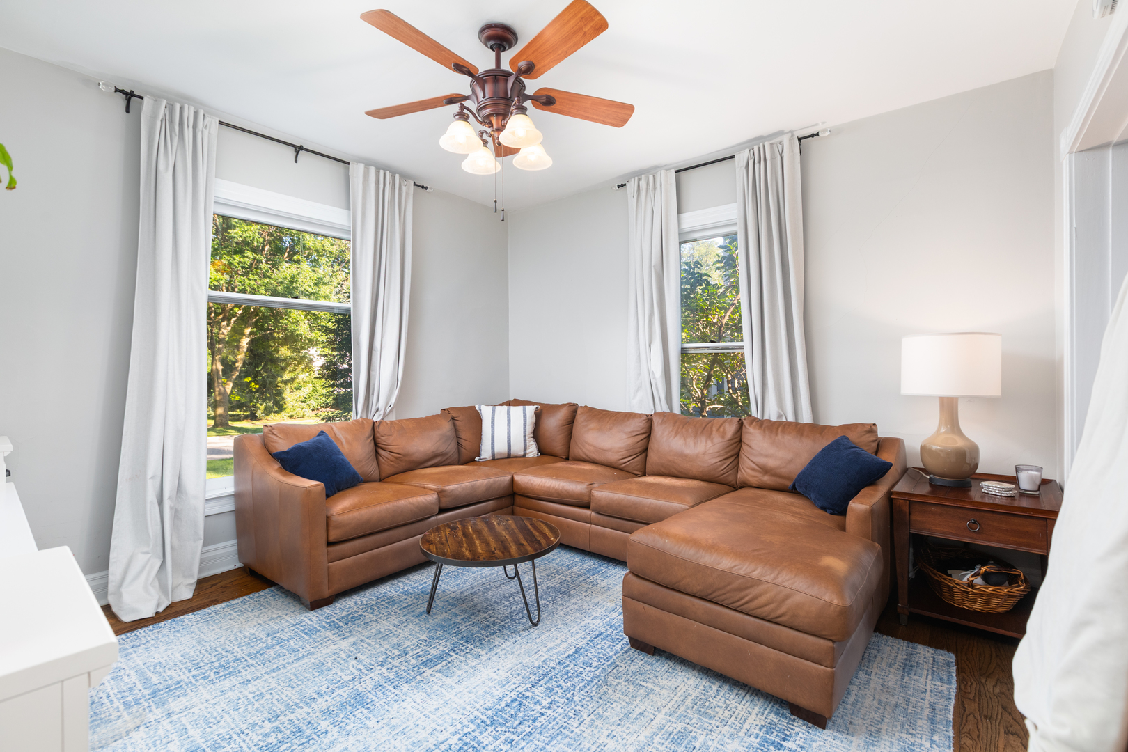 Naperville, Illinois, 60540, United States, 4 Bedrooms Bedrooms, ,3 BathroomsBathrooms,Residential,For Sale,1989489