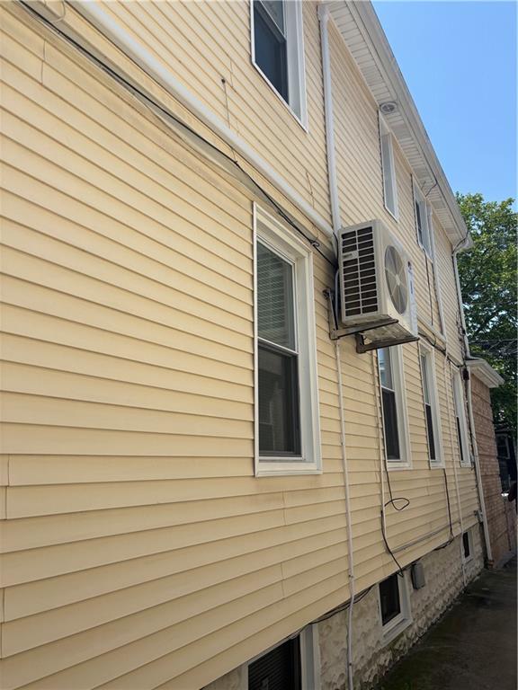 Brooklyn, New York, 11234, United States, 4 Bedrooms Bedrooms, ,2 BathroomsBathrooms,Residential,For Sale,1938147