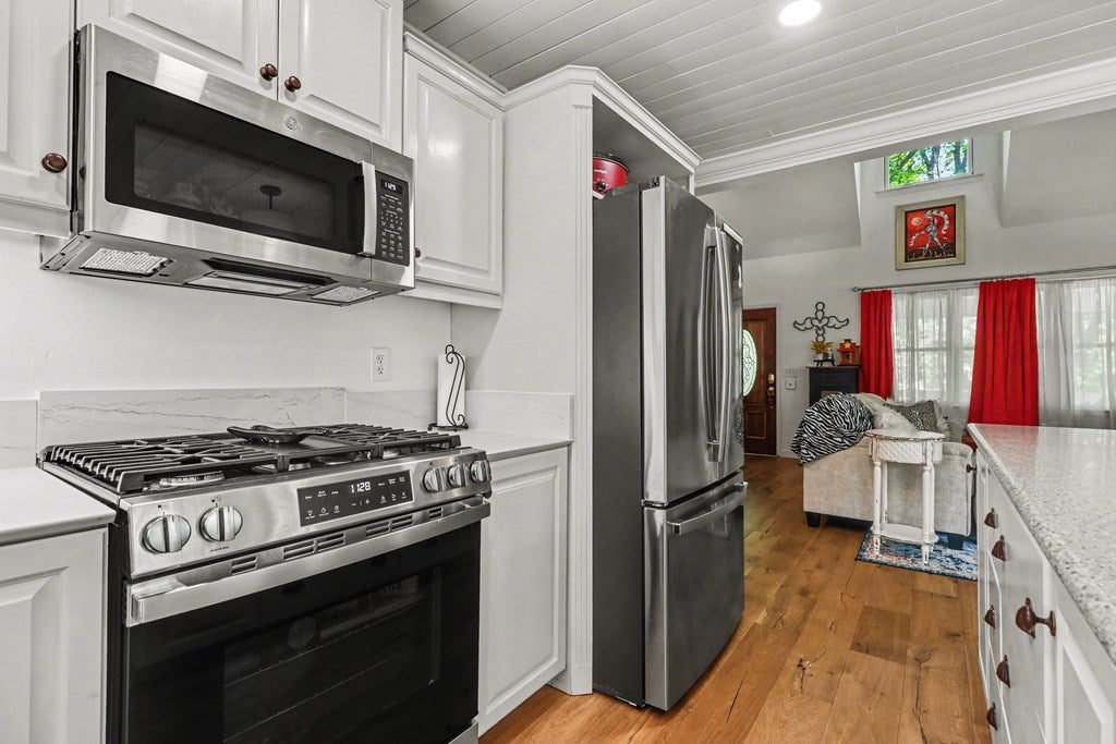 Ellijay, Georgia, 30540, United States, 3 Bedrooms Bedrooms, ,4 BathroomsBathrooms,Residential,For Sale,2044950