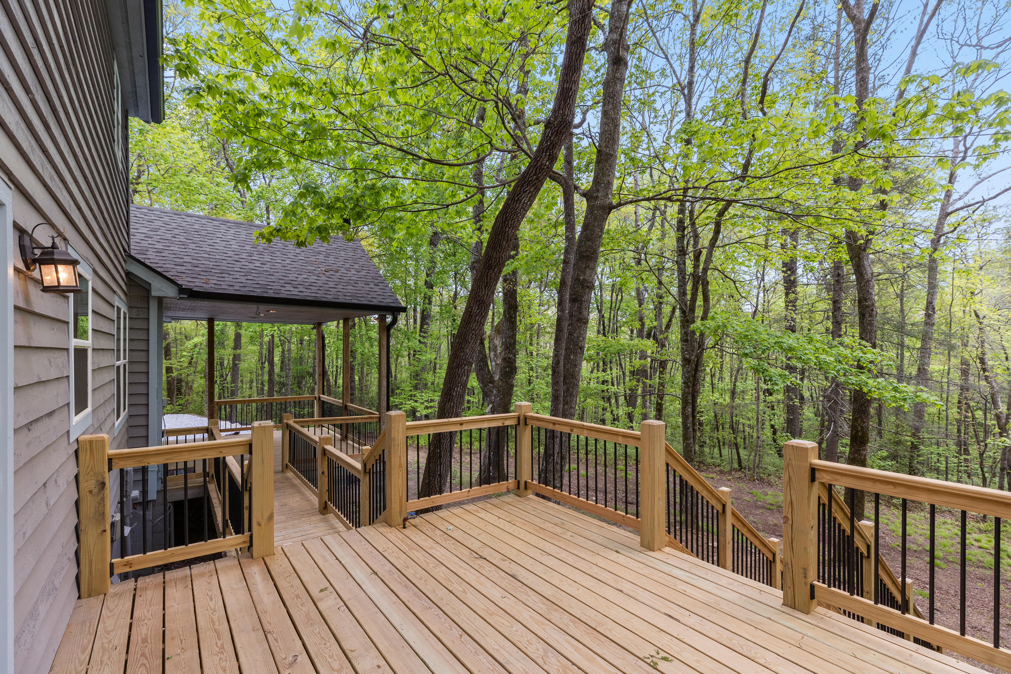 2129 Black Oak Drive - 物件實景