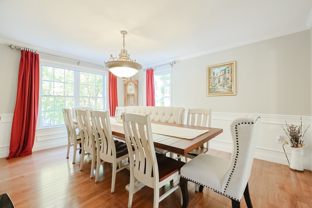 Northbridge, Massachusetts, 01534, United States, 4 Bedrooms Bedrooms, ,2 BathroomsBathrooms,Residential,For Sale,1977320