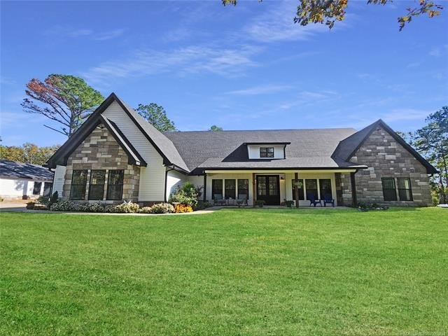 Tahlequah, Oklahoma, 74464, United States, 4 Bedrooms Bedrooms, ,4 BathroomsBathrooms,Residential,For Sale,1984008