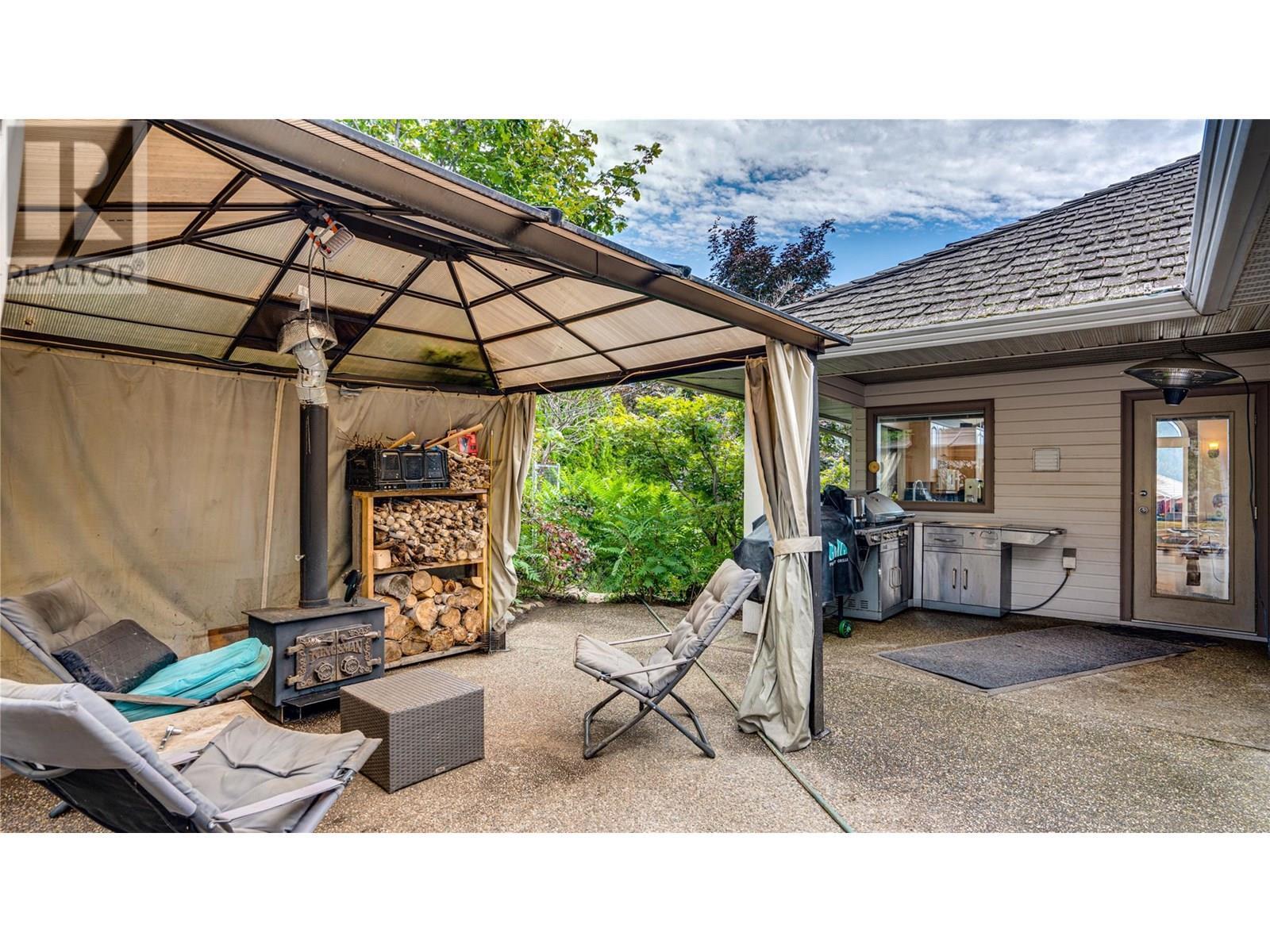 VERNON, British Columbia, V1B 2W8, CA, 5 Bedrooms Bedrooms, ,3 BathroomsBathrooms,Residential,For Sale,1901364