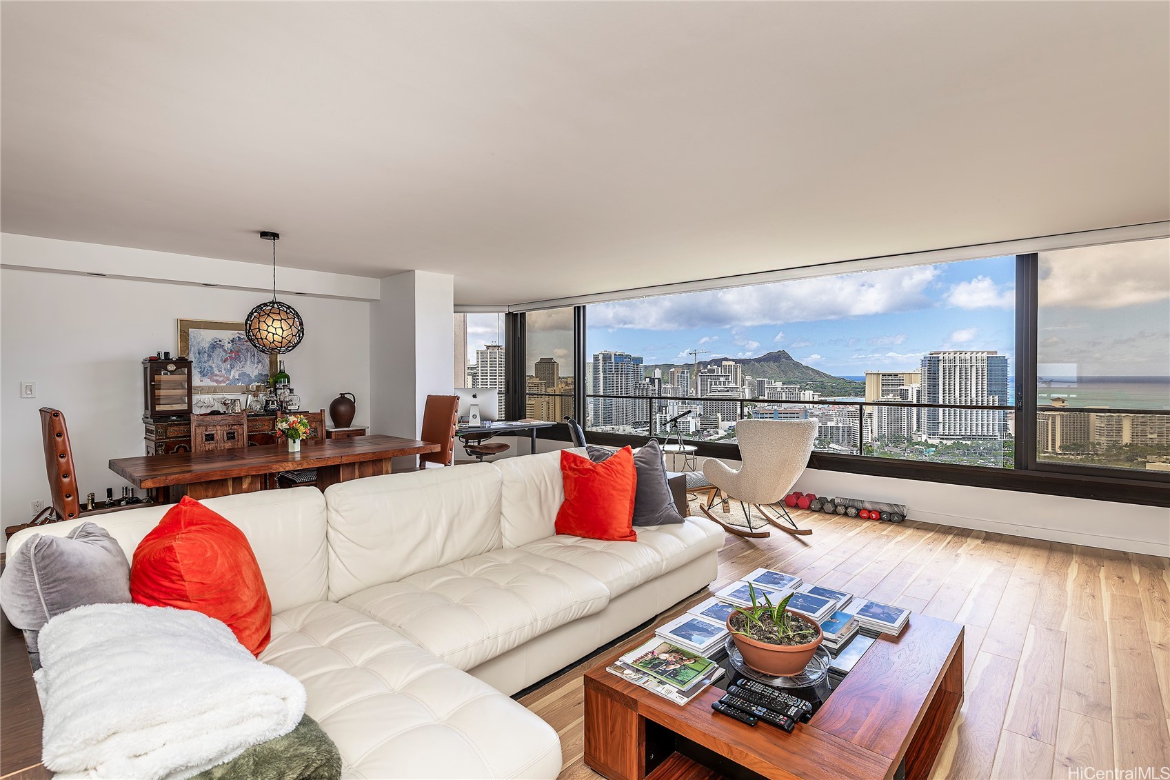 Honolulu, Hawaii, 96815, United States, 2 Bedrooms Bedrooms, ,2 BathroomsBathrooms,Residential,For Sale,1818249