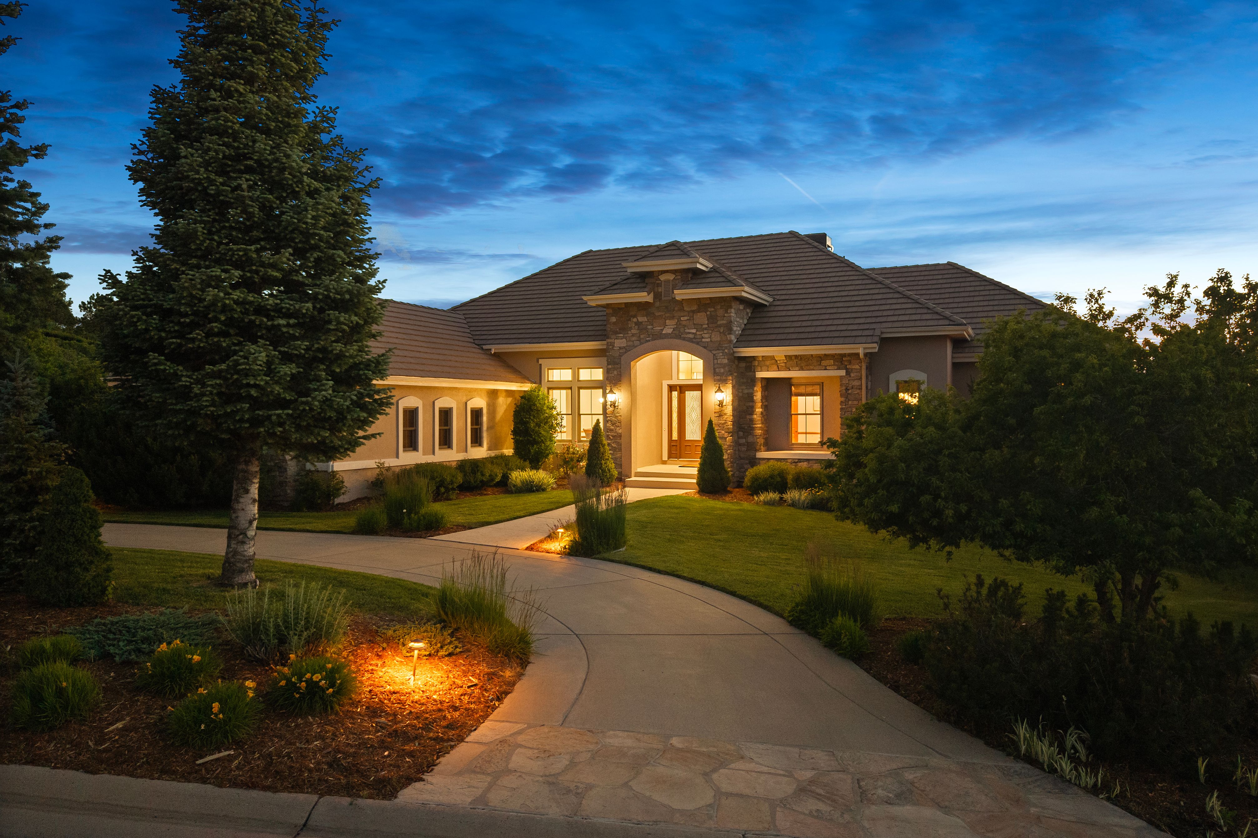  Edging the mountainside within the prestigious community of Castle Pines Village - 物件實景