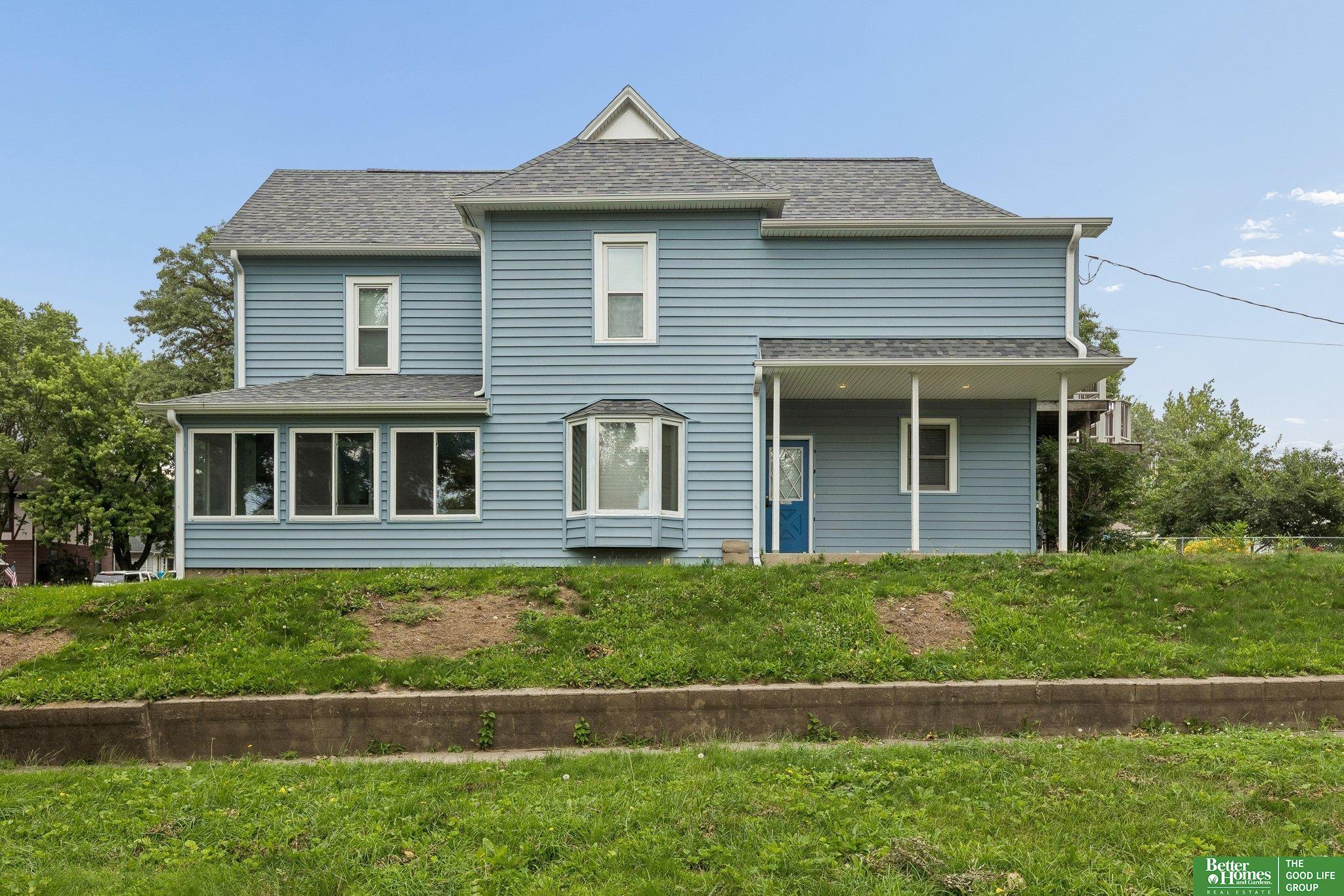 Walnut St, Glenwood, IA 51534