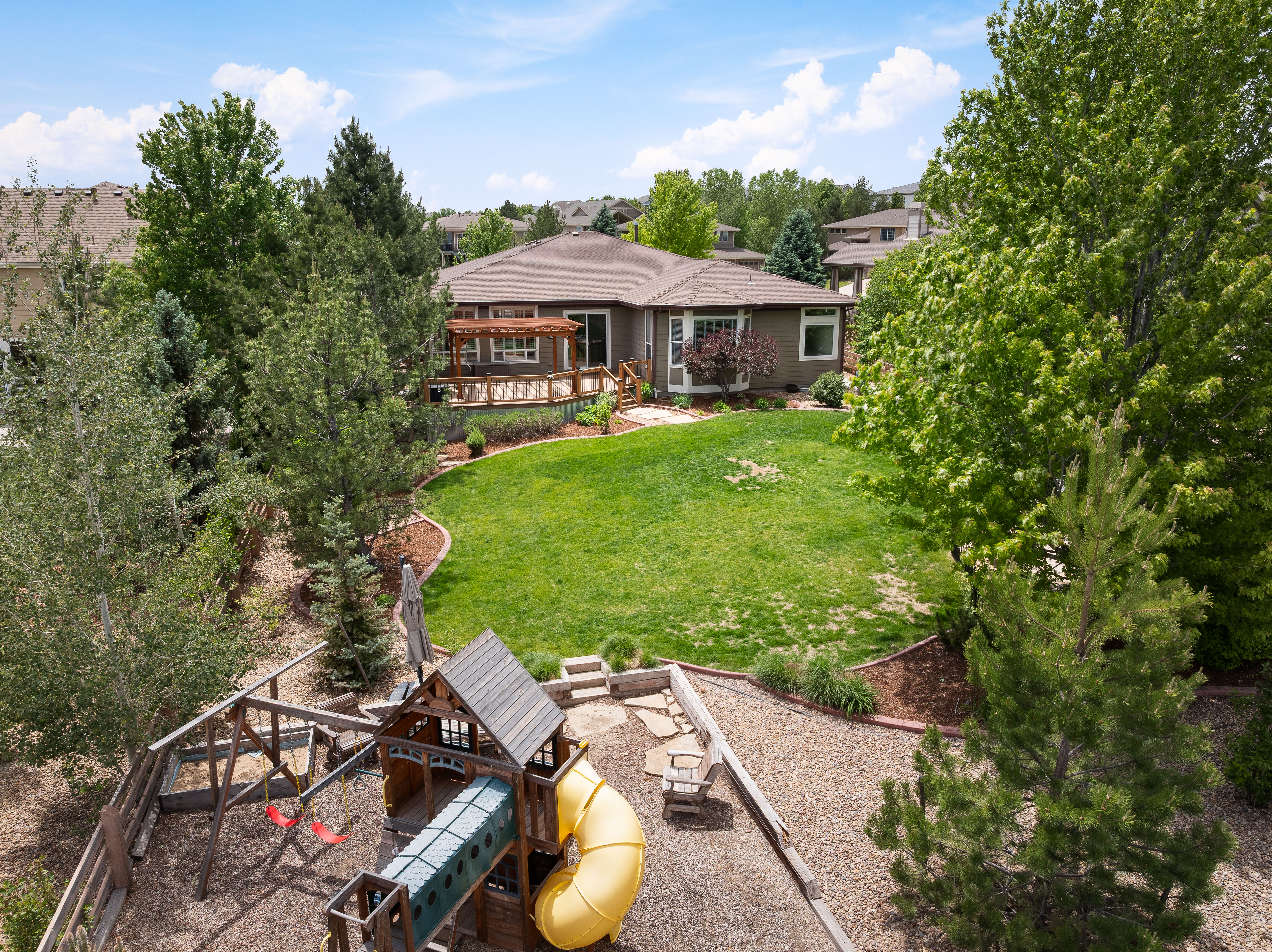  Stunning Property Tucked Away On A Quiet Cul-De-Sac - 物件實景