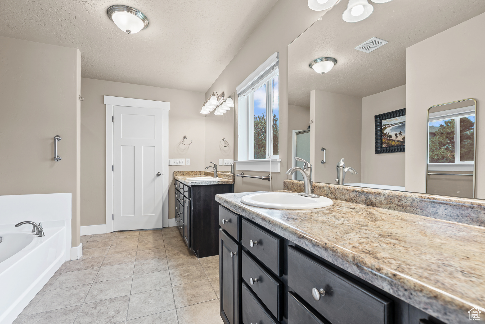Herriman, Utah, 84096, United States, 4 Bedrooms Bedrooms, ,4 BathroomsBathrooms,Residential,For Sale,1949819