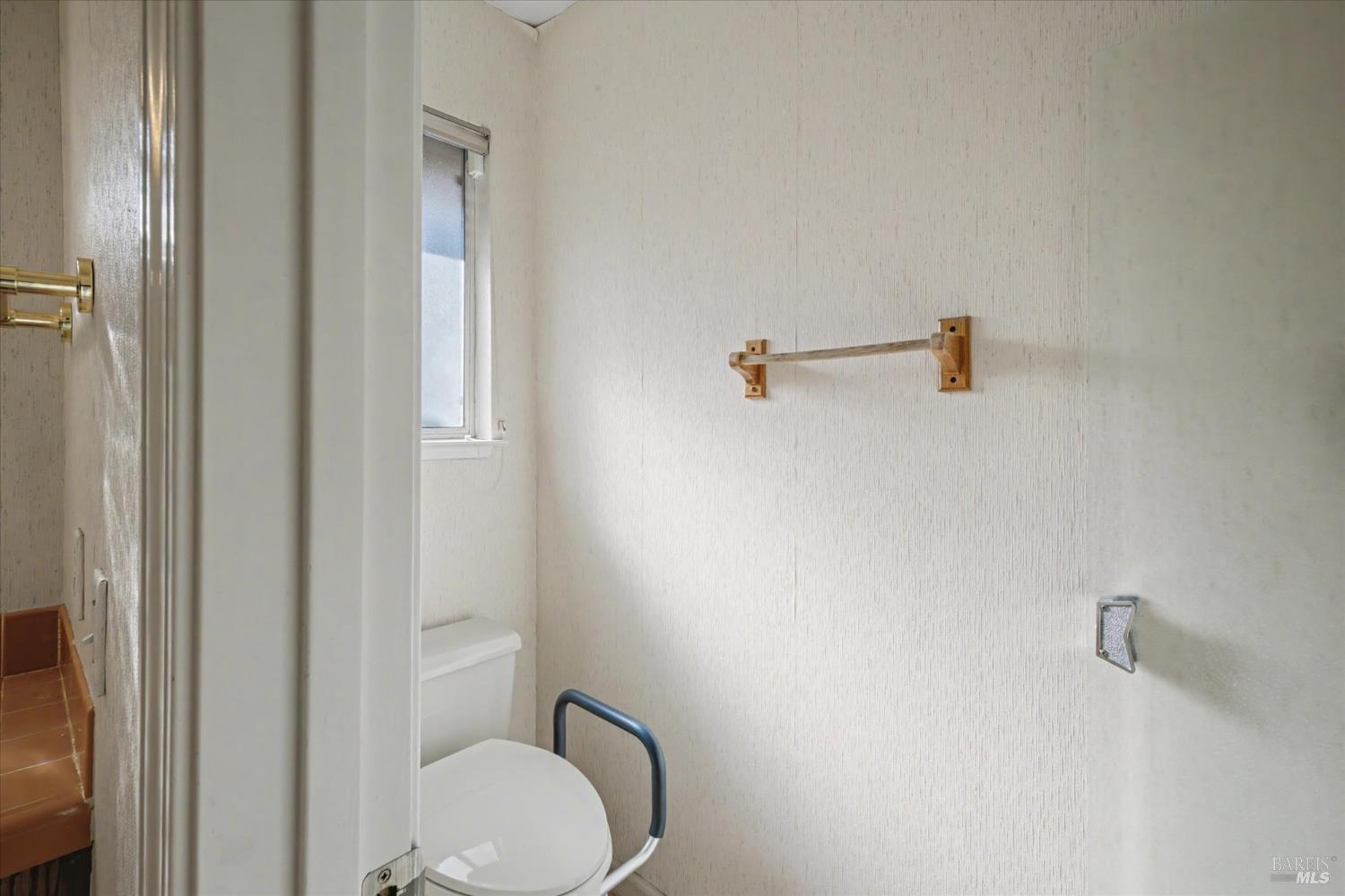 Dixon, California, 95620, United States, 3 Bedrooms Bedrooms, ,3 BathroomsBathrooms,Residential,For Sale,2012017