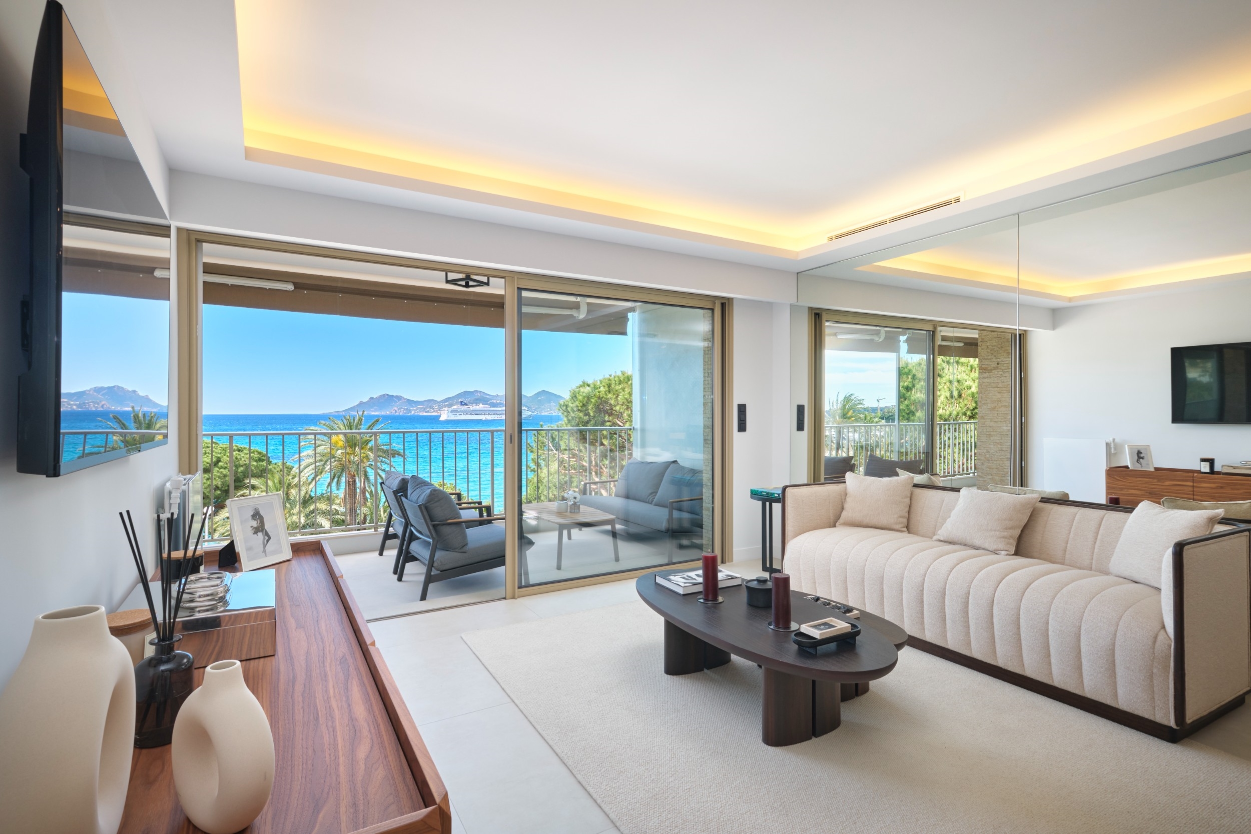  Cannes Croisette, 2-beds apartment with stunning sea view - Perfect condition. - 物件實景