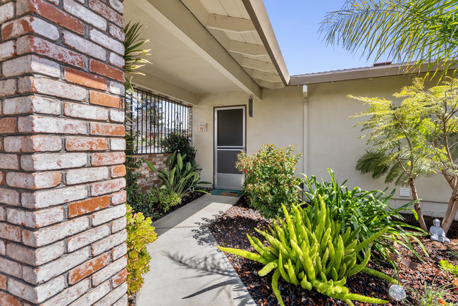Hollister, California, 95023, United States, 3 Bedrooms Bedrooms, ,2 BathroomsBathrooms,Residential,For Sale,1882231