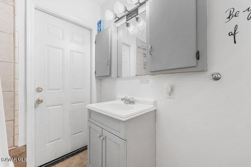 Lancaster, California, 93536, United States, 3 Bedrooms Bedrooms, ,2 BathroomsBathrooms,Residential,For Sale,2018083