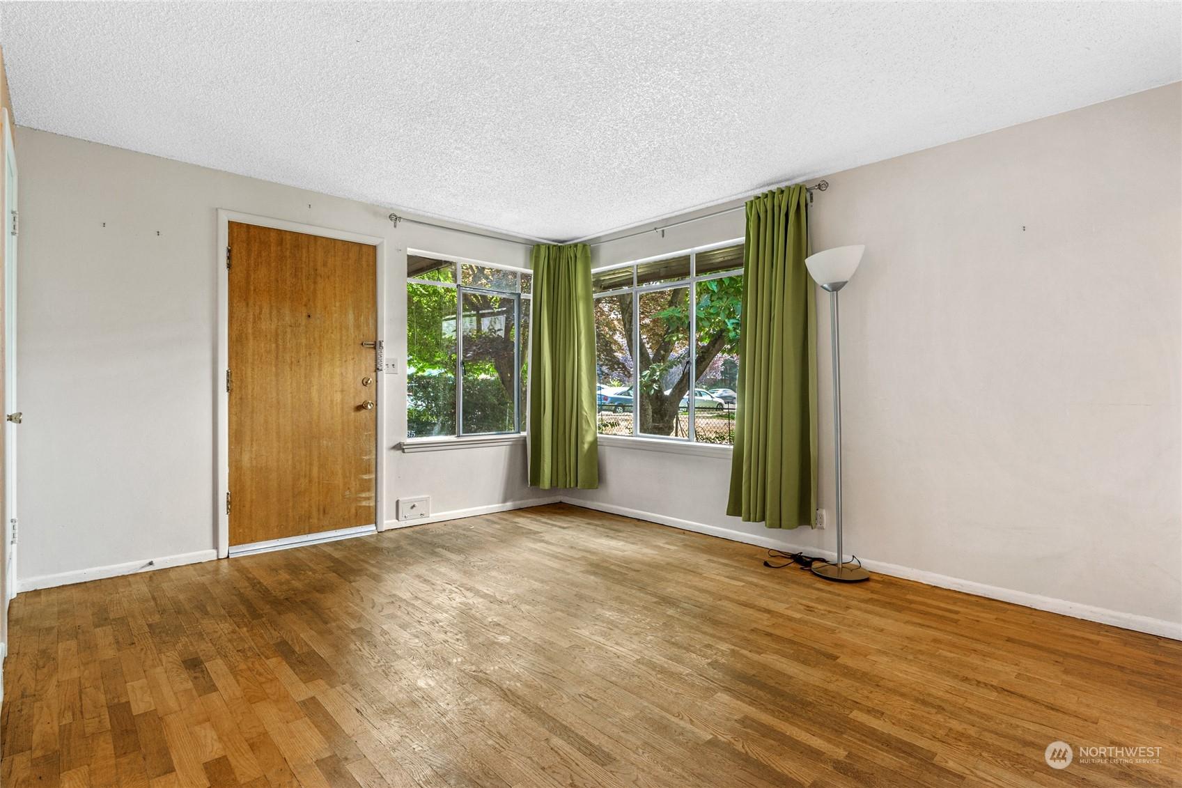 4835 FAUNTLEROY WAY SW, SEATTLE, Washington, 98116, United States, ,Residential,For Sale,4835 FAUNTLEROY WAY SW,1620491