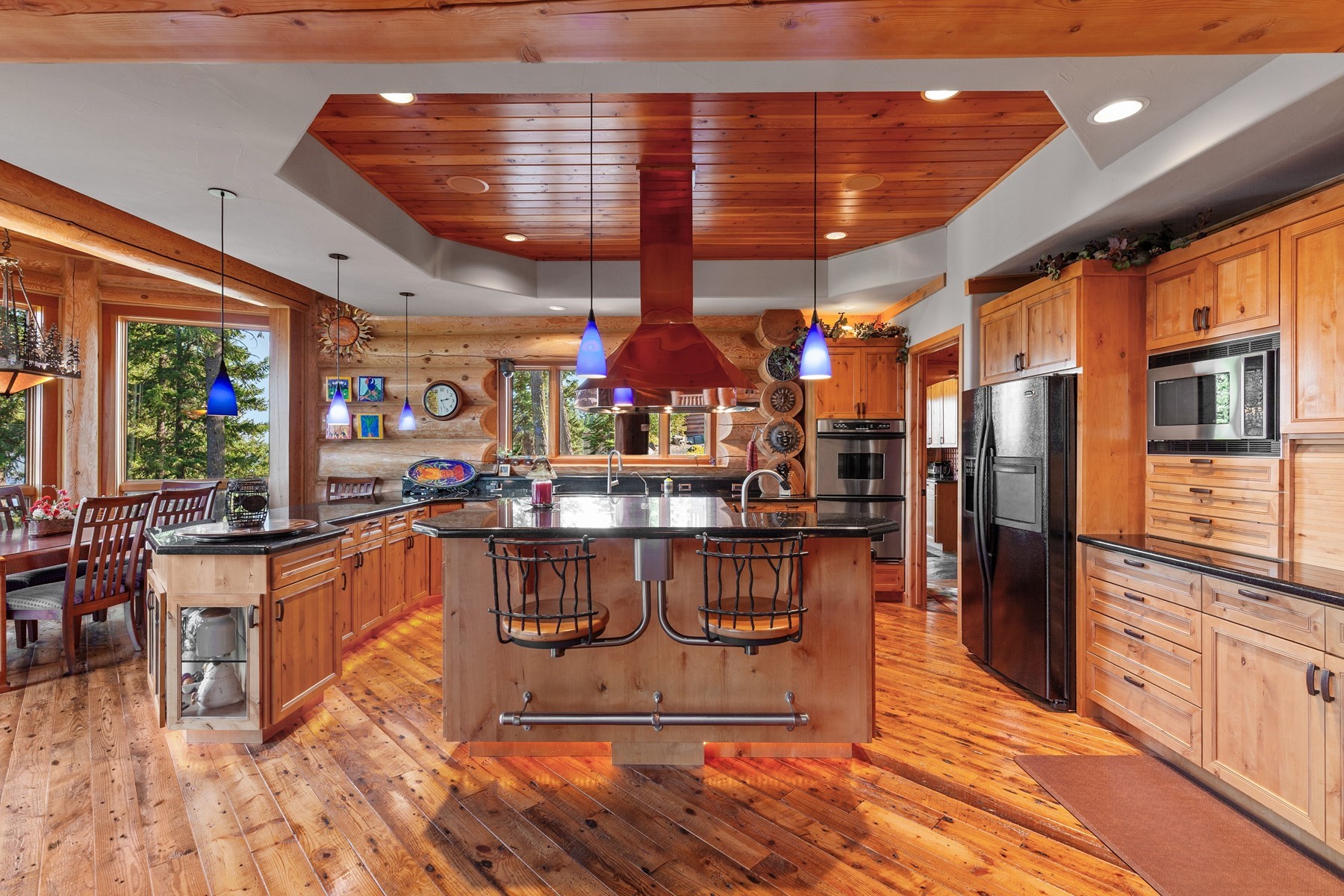  Log Estate overlooking Lake Coeur d
