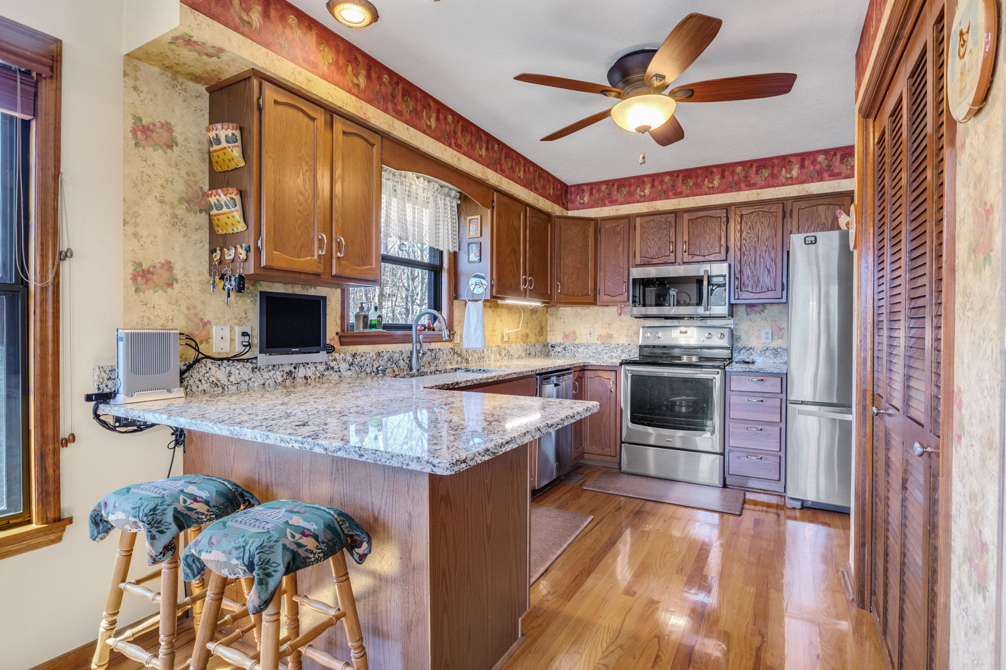 Sevierville, Tennessee, 37862, United States, 2 Bedrooms Bedrooms, ,3 BathroomsBathrooms,Residential,For Sale,1977968