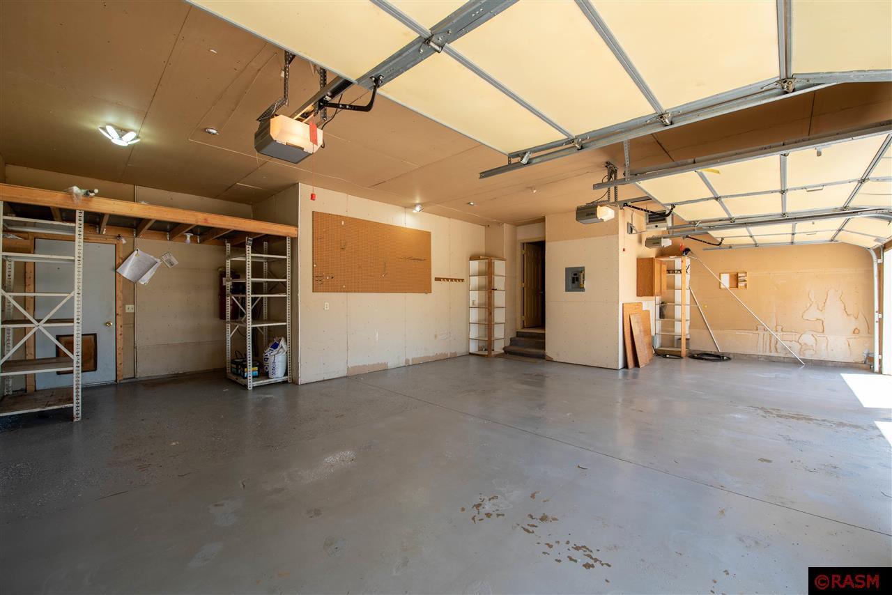 Lake Crystal, Minnesota, 56055, United States, 4 Bedrooms Bedrooms, ,3 BathroomsBathrooms,Residential,For Sale,1798331