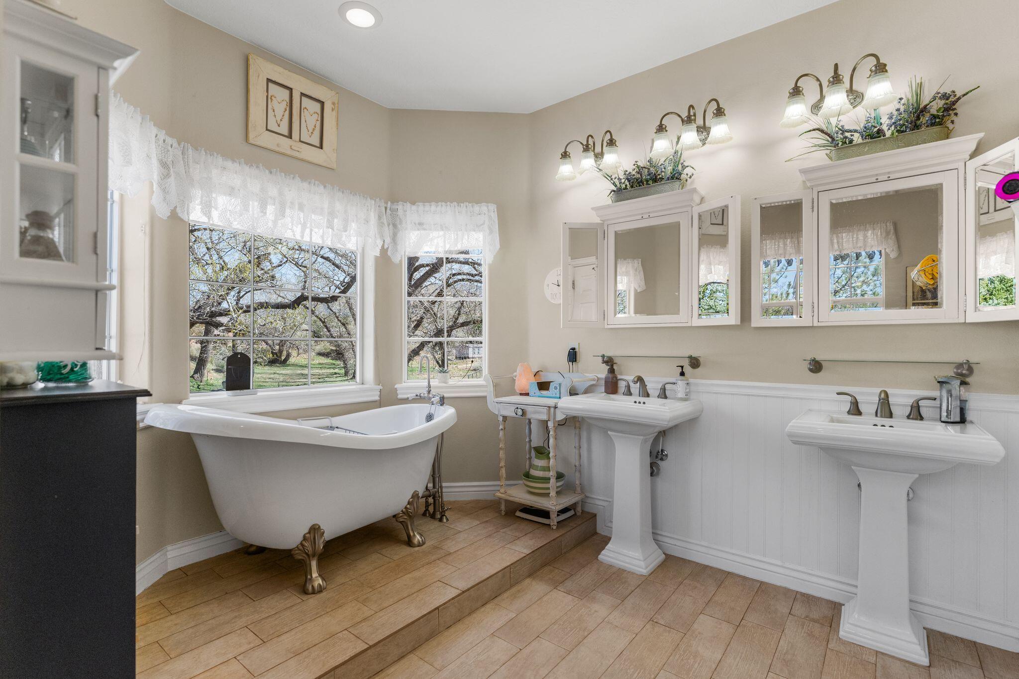 New Harmony, Utah, 84757, United States, 4 Bedrooms Bedrooms, ,4 BathroomsBathrooms,Residential,For Sale,1763524