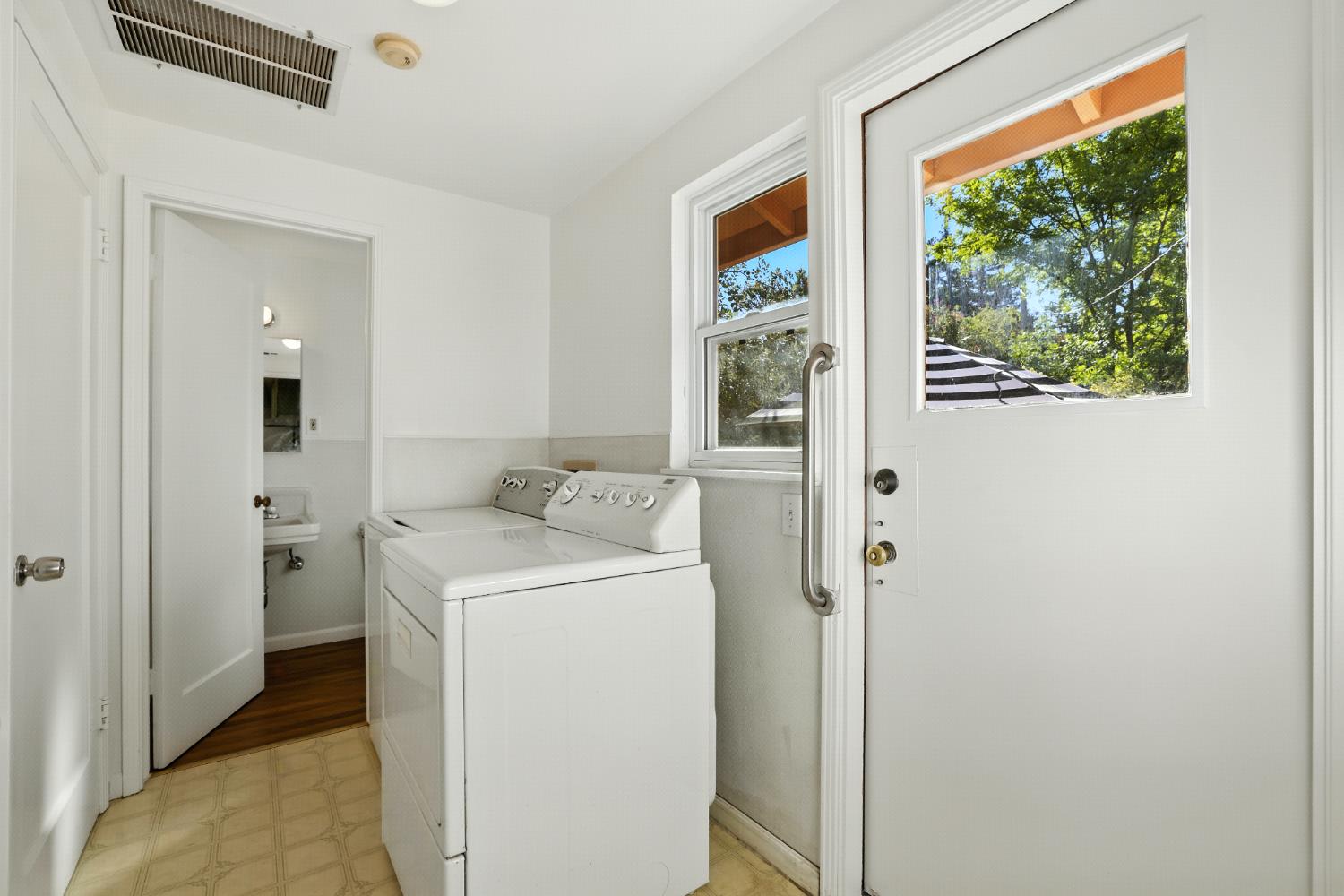 Sacramento, California, 95864, United States, 3 Bedrooms Bedrooms, ,2 BathroomsBathrooms,Residential,For Sale,1926285