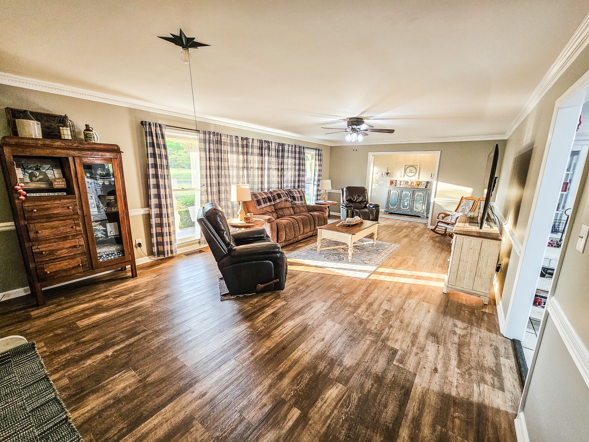 Tullahoma, Tennessee, 37388, United States, 3 Bedrooms Bedrooms, ,4 BathroomsBathrooms,Residential,For Sale,1794204