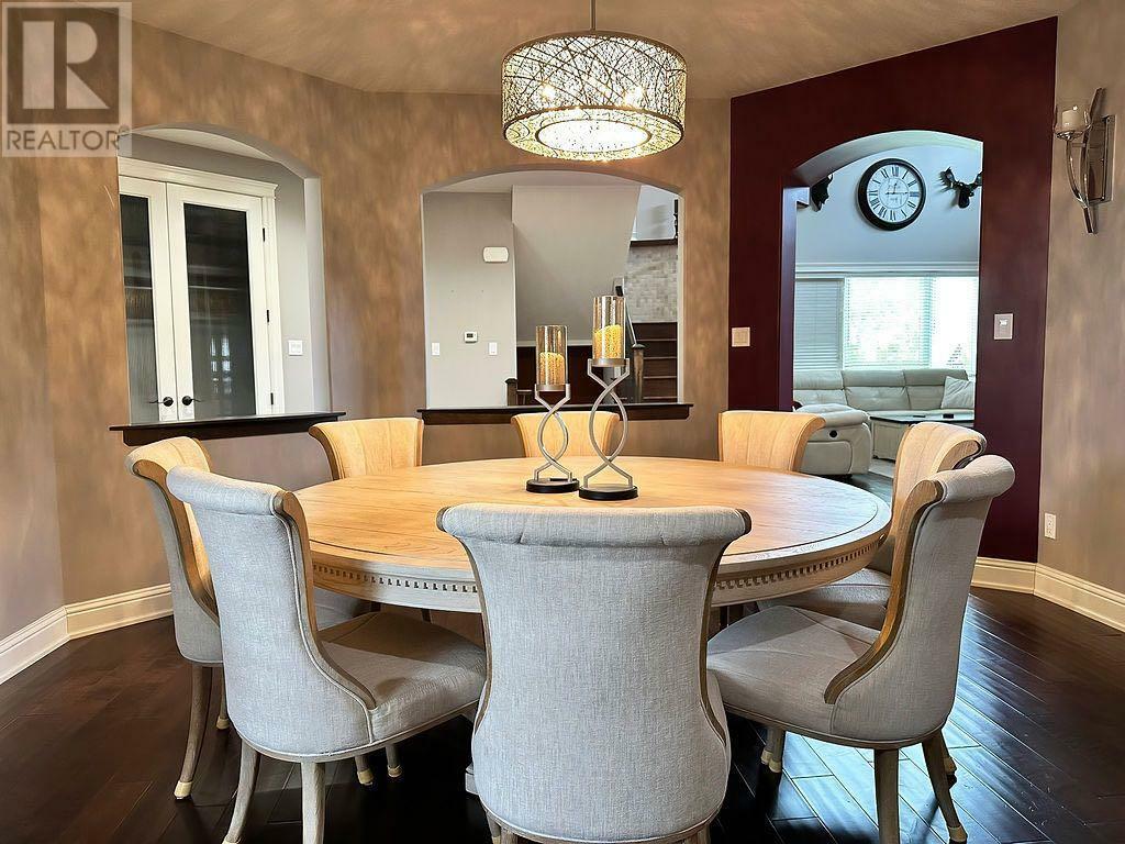 WAINWRIGHT, Alberta, T9W 0A6, CA, 4 Bedrooms Bedrooms, ,5 BathroomsBathrooms,Residential,For Sale,1838525
