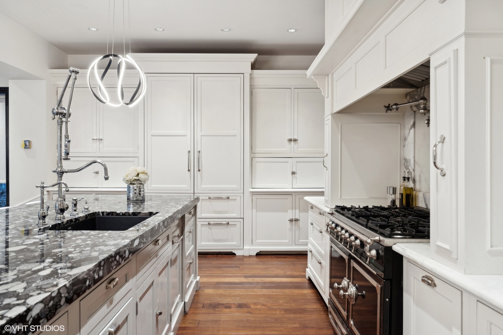 3830 N Wayne Avenue, Chicago, Illinois, 60613, United States, 6 Bedrooms Bedrooms, ,6 BathroomsBathrooms,Residential,For Sale,3830 N Wayne Avenue,1628817