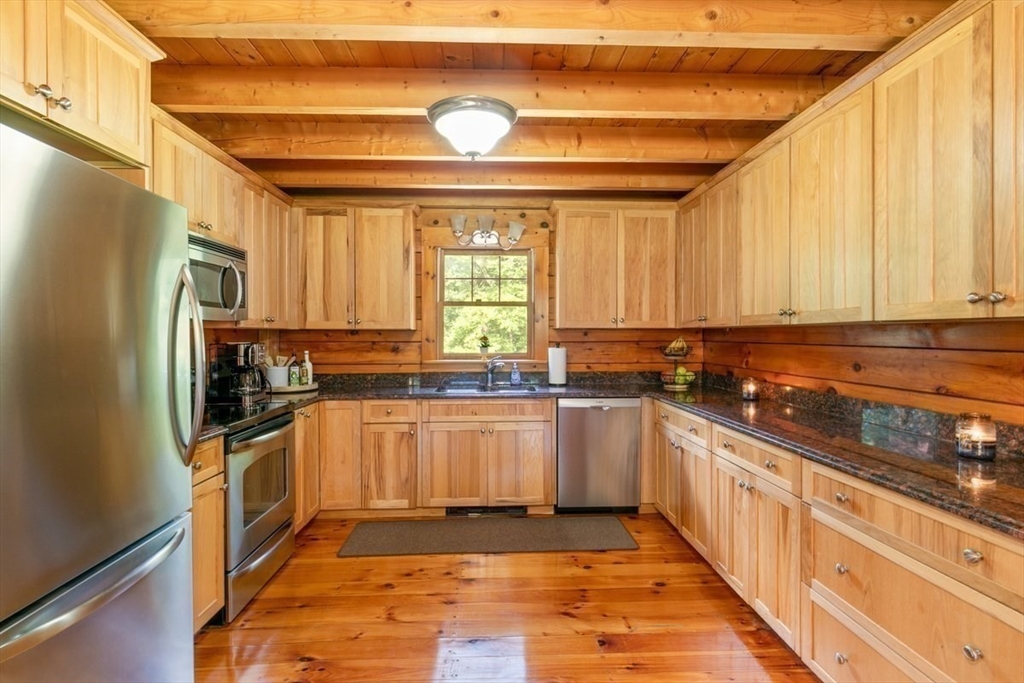 Haverhill, Massachusetts, 01832, United States, 4 Bedrooms Bedrooms, ,2 BathroomsBathrooms,Residential,For Sale,1906911