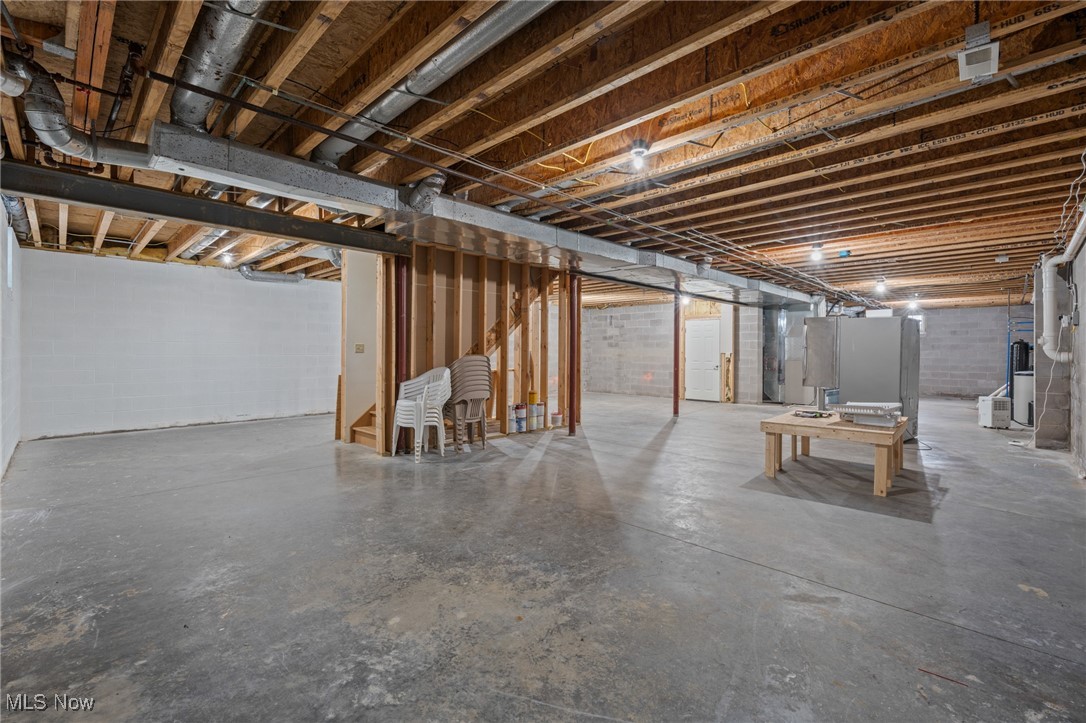 Chardon, Ohio, 44024, United States, 4 Bedrooms Bedrooms, ,3 BathroomsBathrooms,Residential,For Sale,2006450