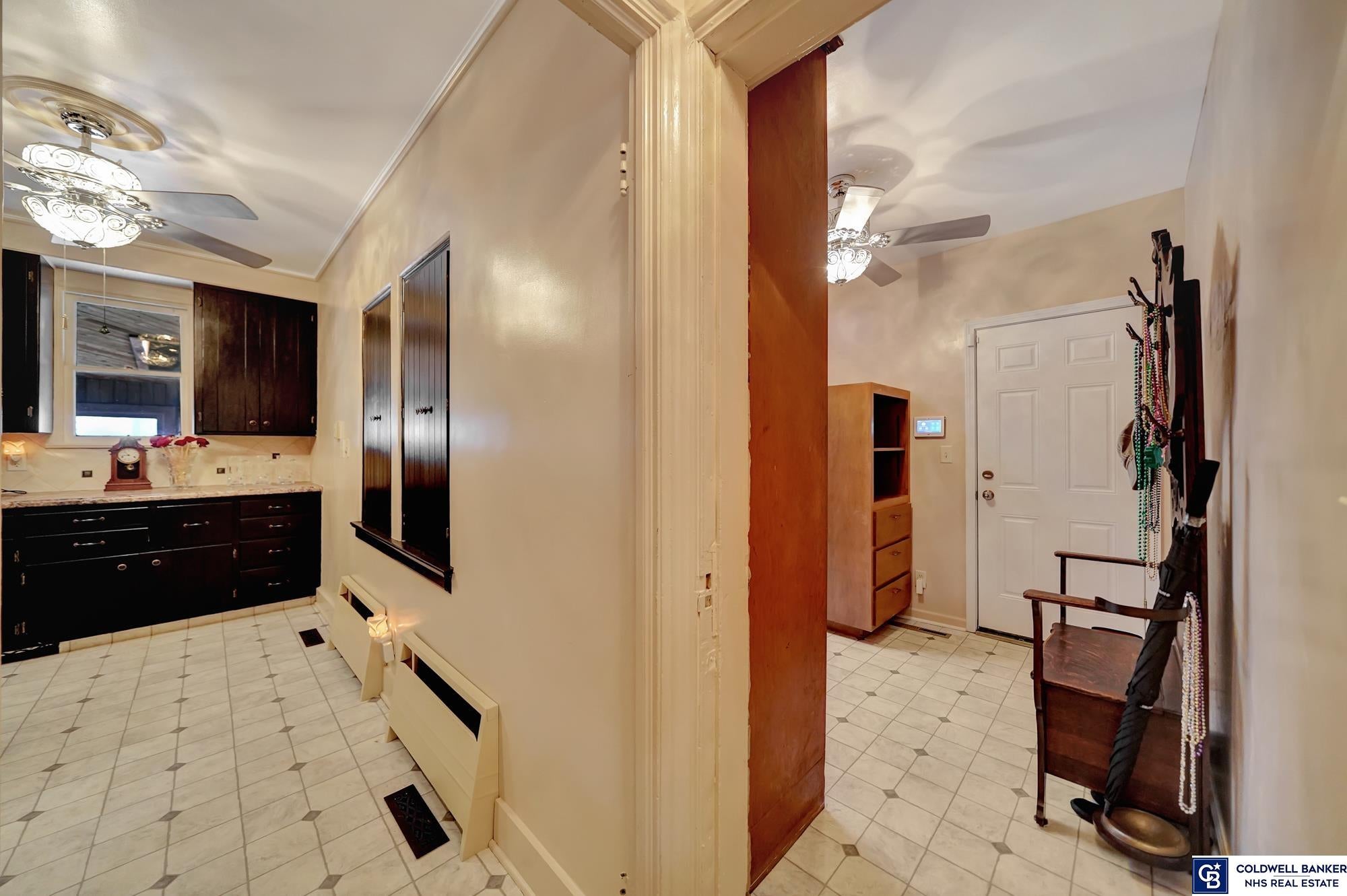 Lincoln, Nebraska, 68510, United States, 6 Bedrooms Bedrooms, ,2 BathroomsBathrooms,Residential,For Sale,1796246