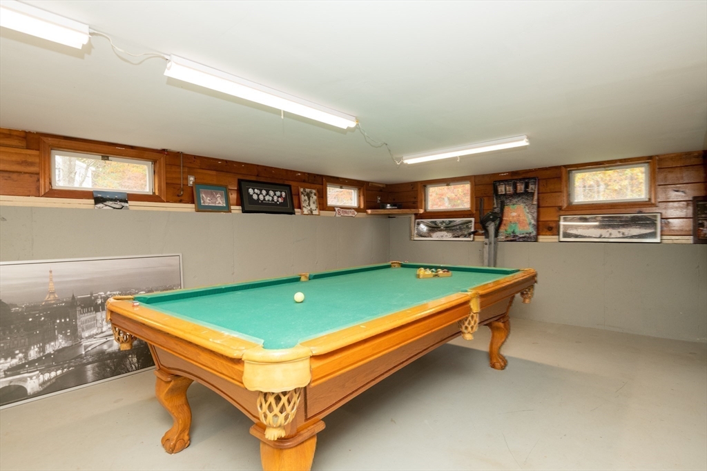 Middleton, Massachusetts, 01949, United States, 3 Bedrooms Bedrooms, ,1 BathroomBathrooms,Residential,For Sale,1982114