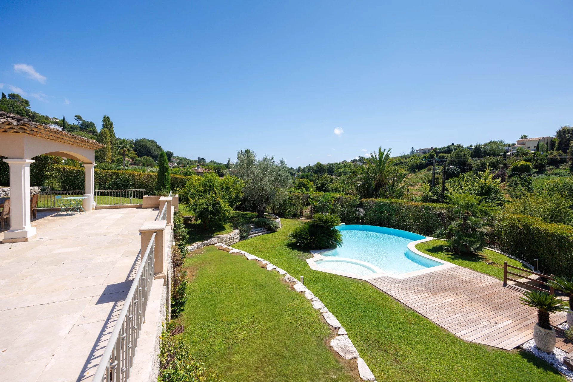 Saint-Paul-de-Vence, Provence-Alpes-Côte d’Azur, 06570, FR, 5 Bedrooms Bedrooms, ,Residential,For Sale,1916847