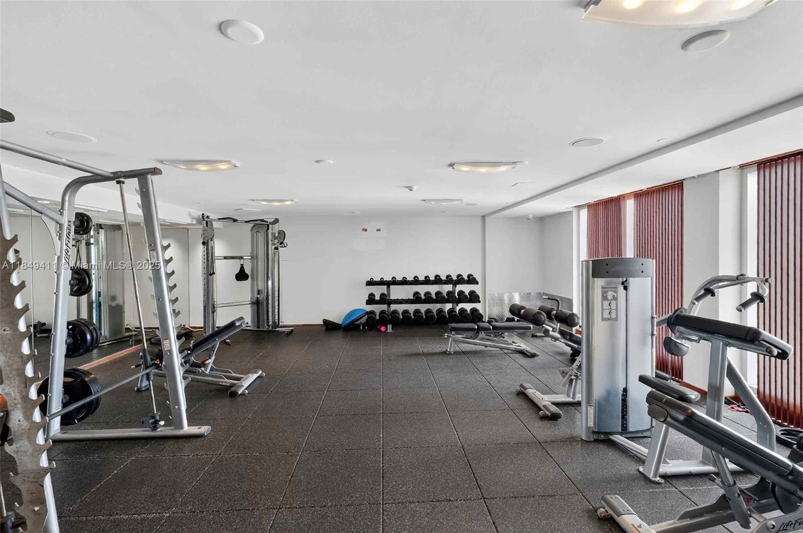 Miami, Florida, 33131, United States, 2 Bedrooms Bedrooms, ,2 BathroomsBathrooms,Residential,For Sale,1906062