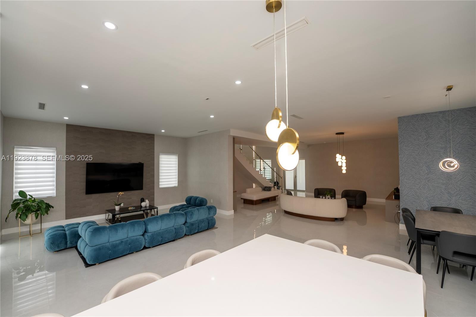 Doral, Florida, 33122, United States, 4 Bedrooms Bedrooms, ,5 BathroomsBathrooms,Residential,For Sale,2002186