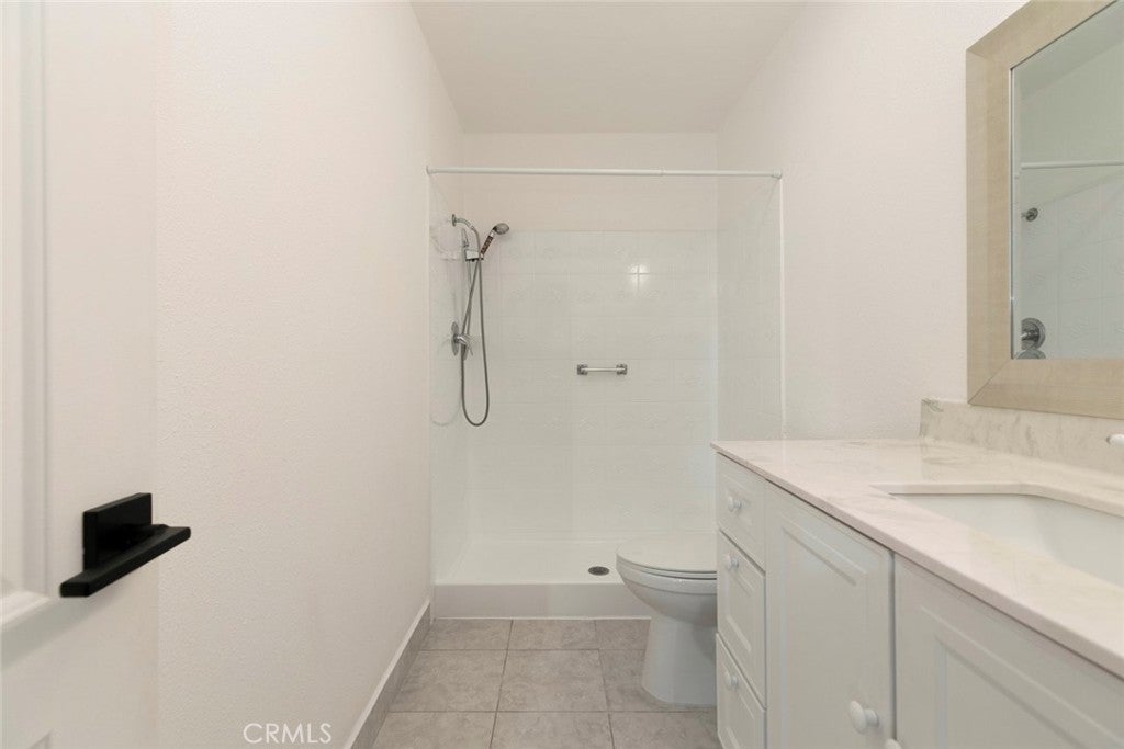 Van Nuys, California, 91411, United States, 2 Bedrooms Bedrooms, ,2 BathroomsBathrooms,Residential,For Sale,1954543